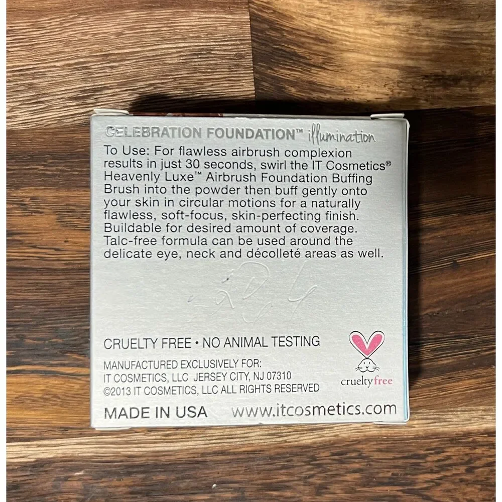 It Cosmetics Celebration New Foundation Illumination - Color Rich